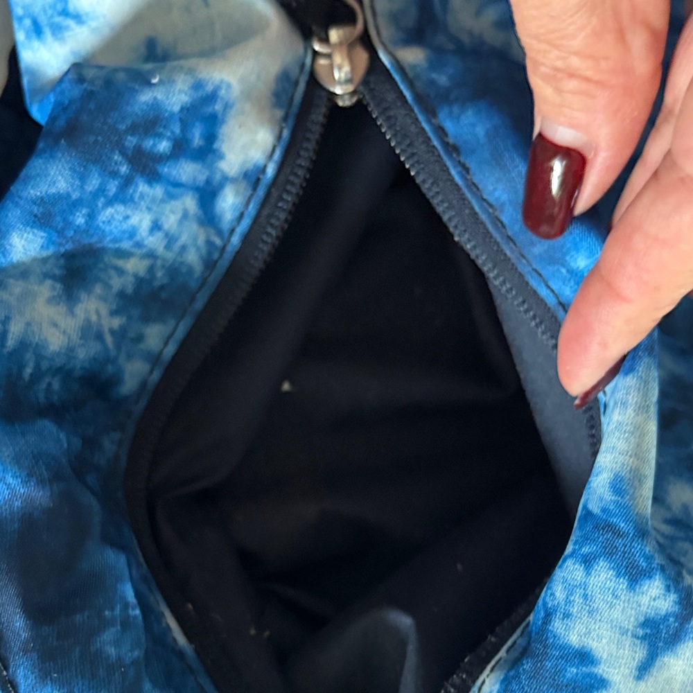 Lululemon Athletica Blue Tie-Dye yoga mat Sling Bag with many utility pockets - Picture 6 of 8